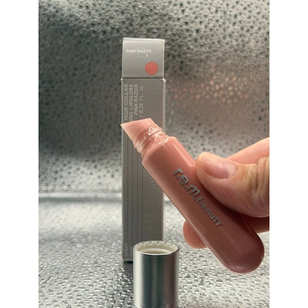 r.e.m. beauty - On Your Collar Plumping Lipgloss, 0.28oz - Pink Razor